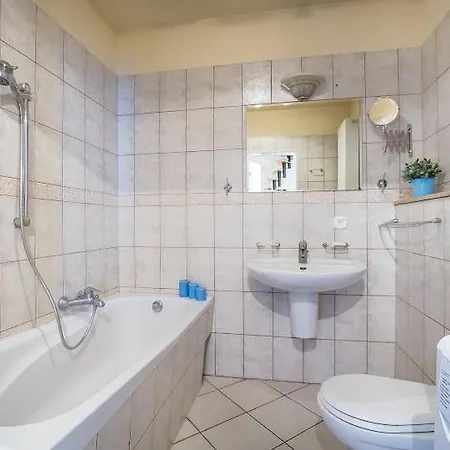 Apartmán Mieszkanie 5 Pokojowe - Monte Cassino 49 *